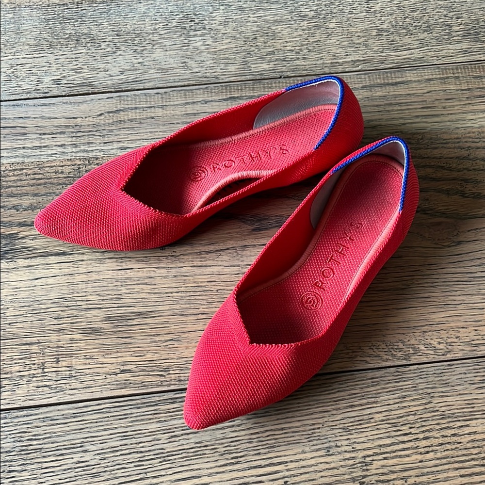 Rothy's the point in red